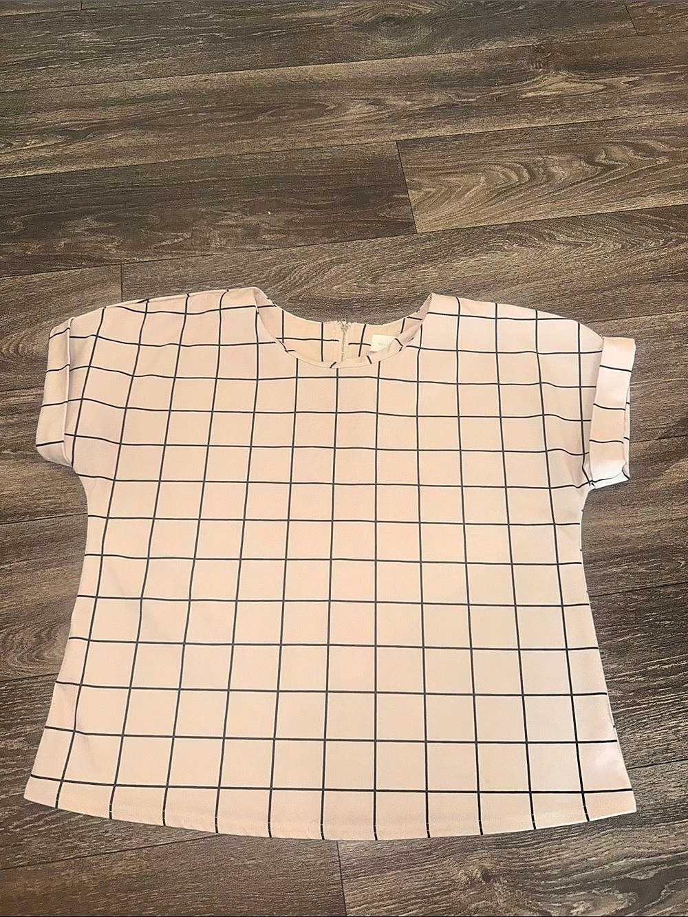 Melloday Checkered Blouse in Cream & Black Size Medium